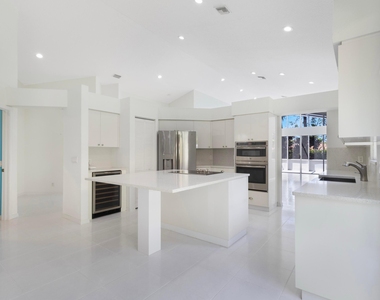 5279 Brookview Drive - Photo Thumbnail 12