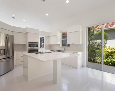 5279 Brookview Drive - Photo Thumbnail 13