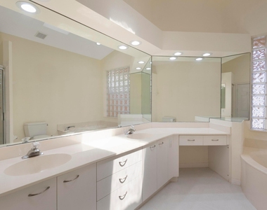5279 Brookview Drive - Photo Thumbnail 20