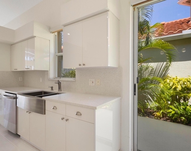 5279 Brookview Drive - Photo Thumbnail 14