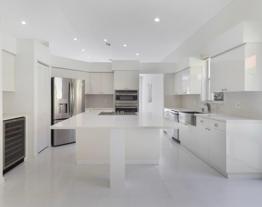 5279 Brookview Drive - Photo Thumbnail 11