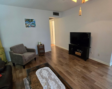 357 Markham P - Photo Thumbnail 2