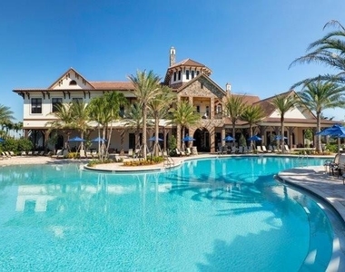 9860 Blue Isle Bay - Photo Thumbnail 10