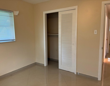 7470 Nw 7th Place - Photo Thumbnail 9