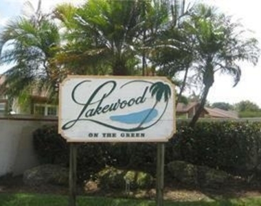 330 Lakewood E - Photo Thumbnail 6