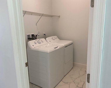 12049 Sw Jasper Lake Way - Photo Thumbnail 12