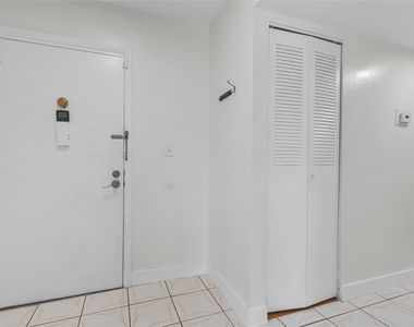 8205 Nw 61st Street - Photo Thumbnail 2
