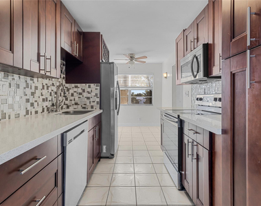 8205 Nw 61st Street - Photo Thumbnail 5