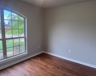 2412 Nw 157th Terrace - Photo Thumbnail 1
