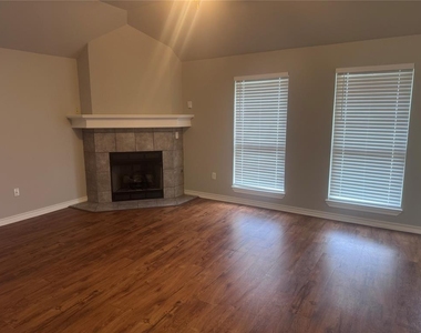 2412 Nw 157th Terrace - Photo Thumbnail 2