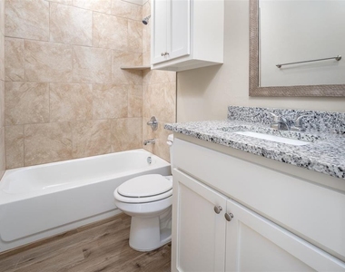 205 S 11th Street - Photo Thumbnail 12