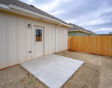 205 S 11th Street - Photo Thumbnail 14