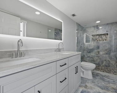 2206 S Cypress Bend Drive - Photo Thumbnail 6