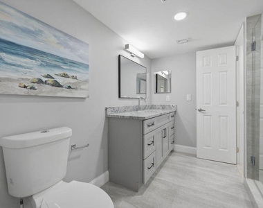 2206 S Cypress Bend Drive - Photo Thumbnail 11