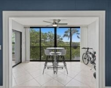 2206 S Cypress Bend Drive - Photo Thumbnail 14