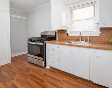 2415 Linn Avenue - Photo Thumbnail 6