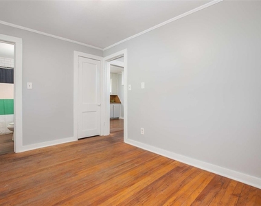 2415 Linn Avenue - Photo Thumbnail 3