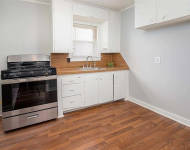 2415 Linn Avenue - Photo Thumbnail 8