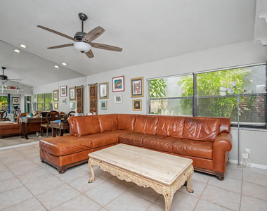7678 Solimar Circle - Photo Thumbnail 12