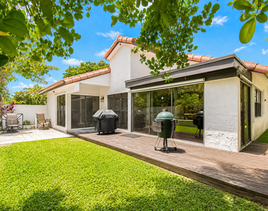 7678 Solimar Circle - Photo Thumbnail 31