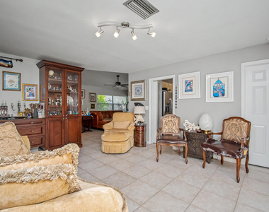 7678 Solimar Circle - Photo Thumbnail 8