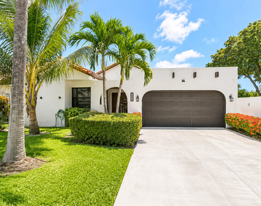 7678 Solimar Circle - Photo Thumbnail 1