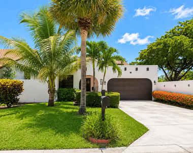 7678 Solimar Circle - Photo Thumbnail 2