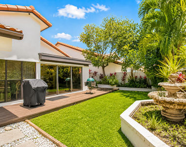 7678 Solimar Circle - Photo Thumbnail 32