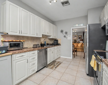 7678 Solimar Circle - Photo Thumbnail 20