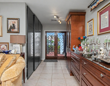 7678 Solimar Circle - Photo Thumbnail 4