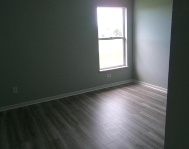 502 Sw Souris Avenue - Photo Thumbnail 9
