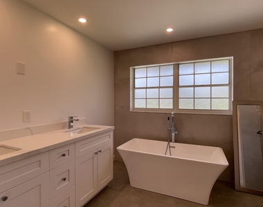 17548 32nd Lane N - Photo Thumbnail 14