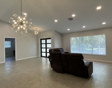 17548 32nd Lane N - Photo Thumbnail 10