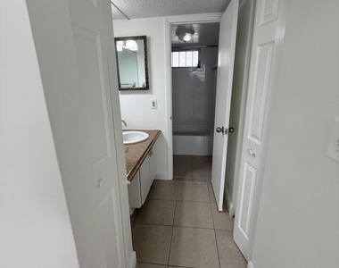 5750 Nw 64th Avenue - Photo Thumbnail 8