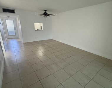 5750 Nw 64th Avenue - Photo Thumbnail 3