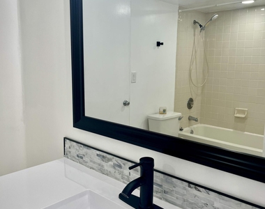 2820 N Oakland Forest Drive - Photo Thumbnail 7