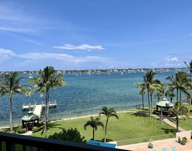 5200 N Flagler Drive - Photo Thumbnail 2