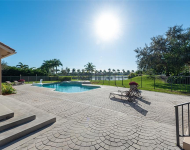 3190 Willow Lane - Photo Thumbnail 24