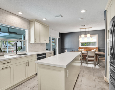 1430 Ne 57th Street - Photo Thumbnail 5