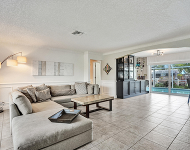 1430 Ne 57th Street - Photo Thumbnail 1