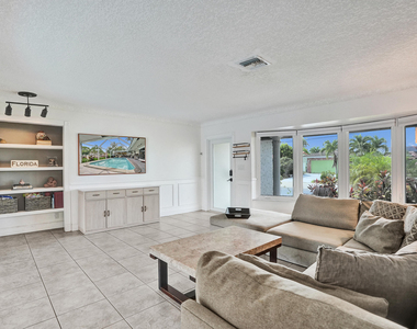 1430 Ne 57th Street - Photo Thumbnail 2