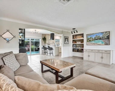 1430 Ne 57th Street - Photo Thumbnail 3