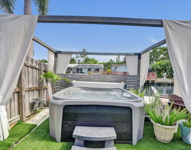 1430 Ne 57th Street - Photo Thumbnail 29