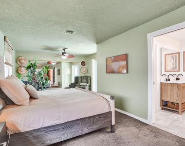 1430 Ne 57th Street - Photo Thumbnail 14