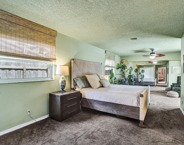 1430 Ne 57th Street - Photo Thumbnail 15