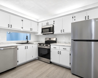 6495 Chasewood Drive - Photo Thumbnail 4