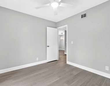 6495 Chasewood Drive - Photo Thumbnail 8