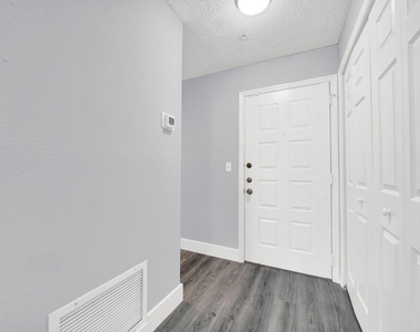 2319 N Congress Avenue - Photo Thumbnail 4