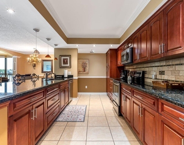 1915 Lavers Circle - Photo Thumbnail 2