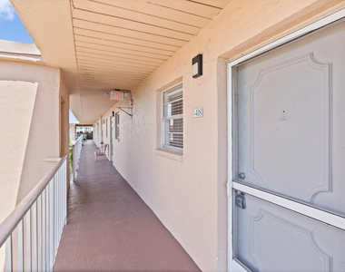 2515 Ne 2nd Court - Photo Thumbnail 7